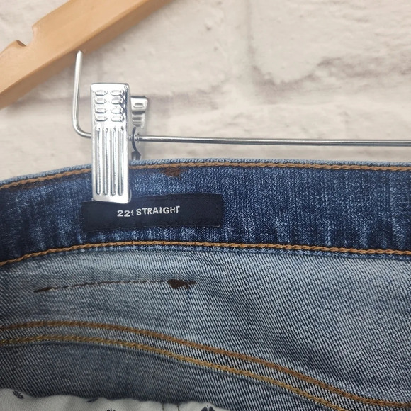 Lucky Brand Men's Medium Wash 221 Straight Denim Jeans Size 38 - Picture 3 of 14